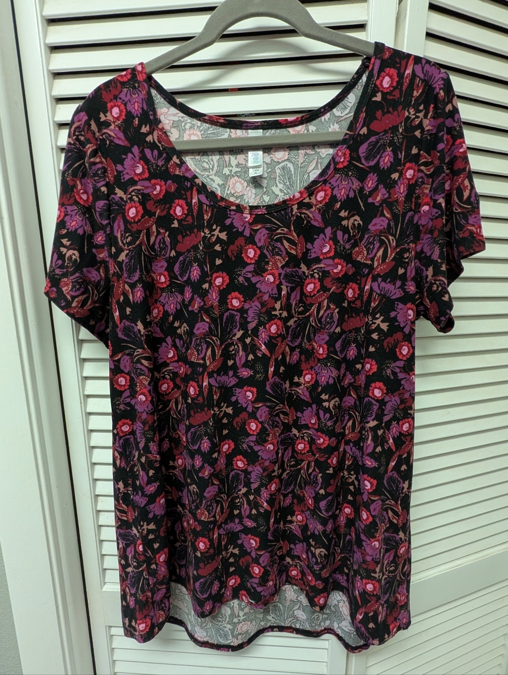 LuLaRoe Black Floral Scoop Neck Tee with Pink & Red Flowers